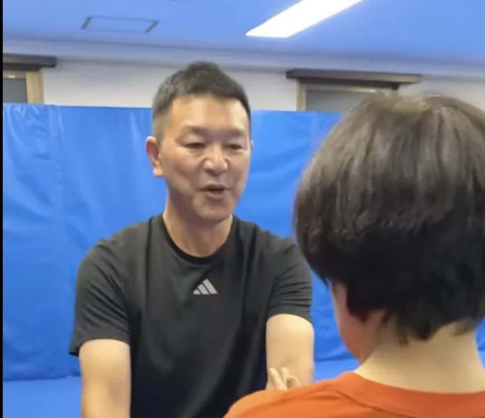 神谷先生が対気を指導する様子